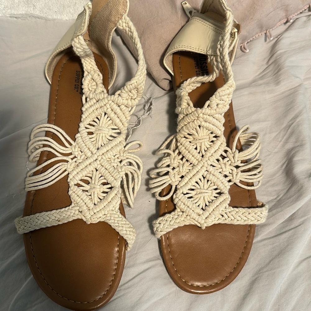 Size 7.5 sandals